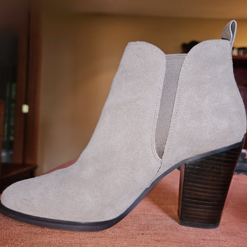 Michael Kors Tan Suede Bootie Sz 7